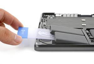 تعویض باتری مک بوک پرو M۵ اپل آسان تر شد